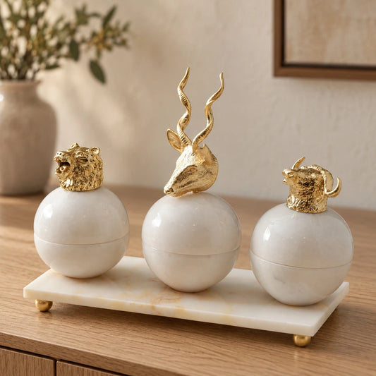 Bandeja de mármol en blanco y dorado – accesorio de mesa decorativo