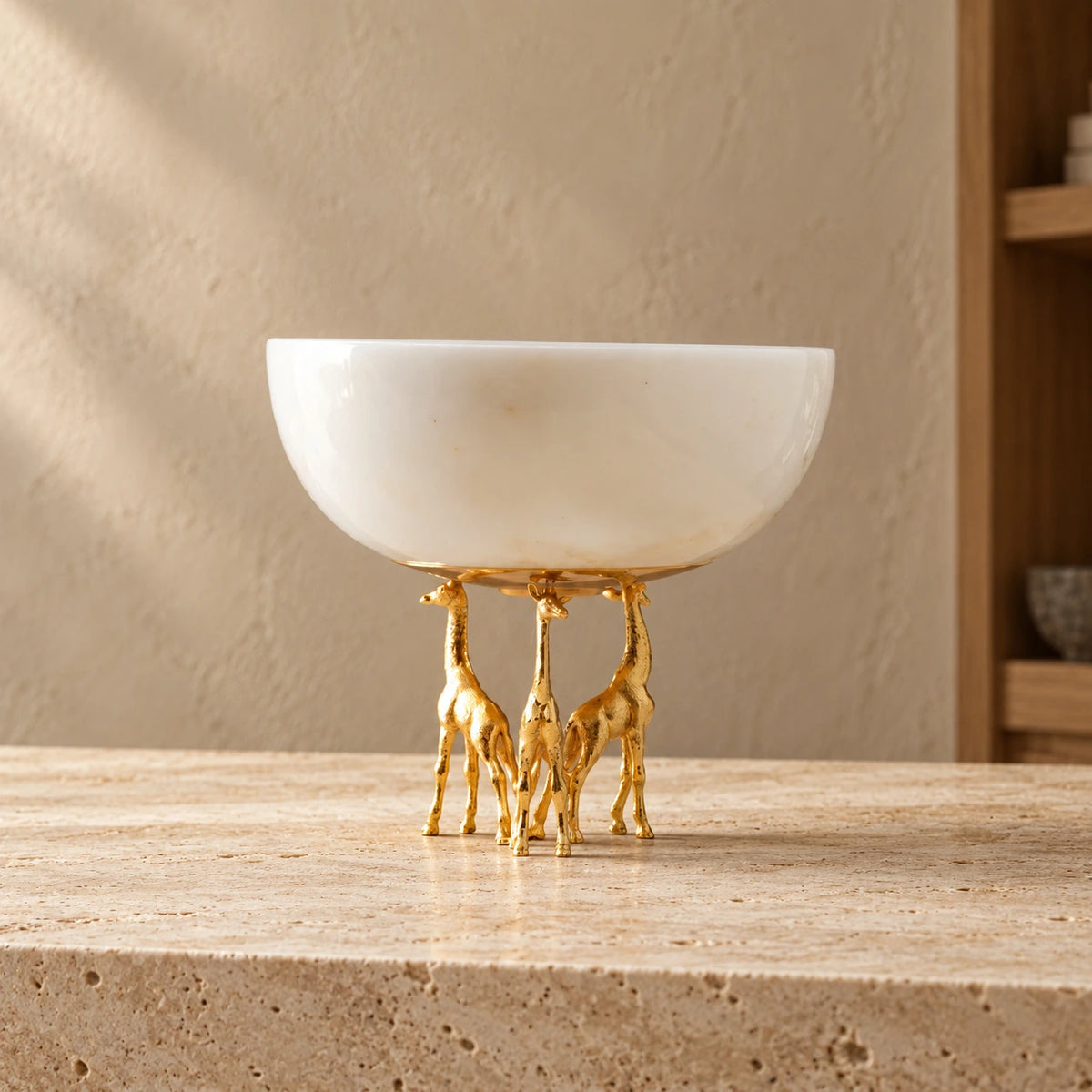 Bowl con 3 jirafas en blanco y dorado – centro de mesa decorativo