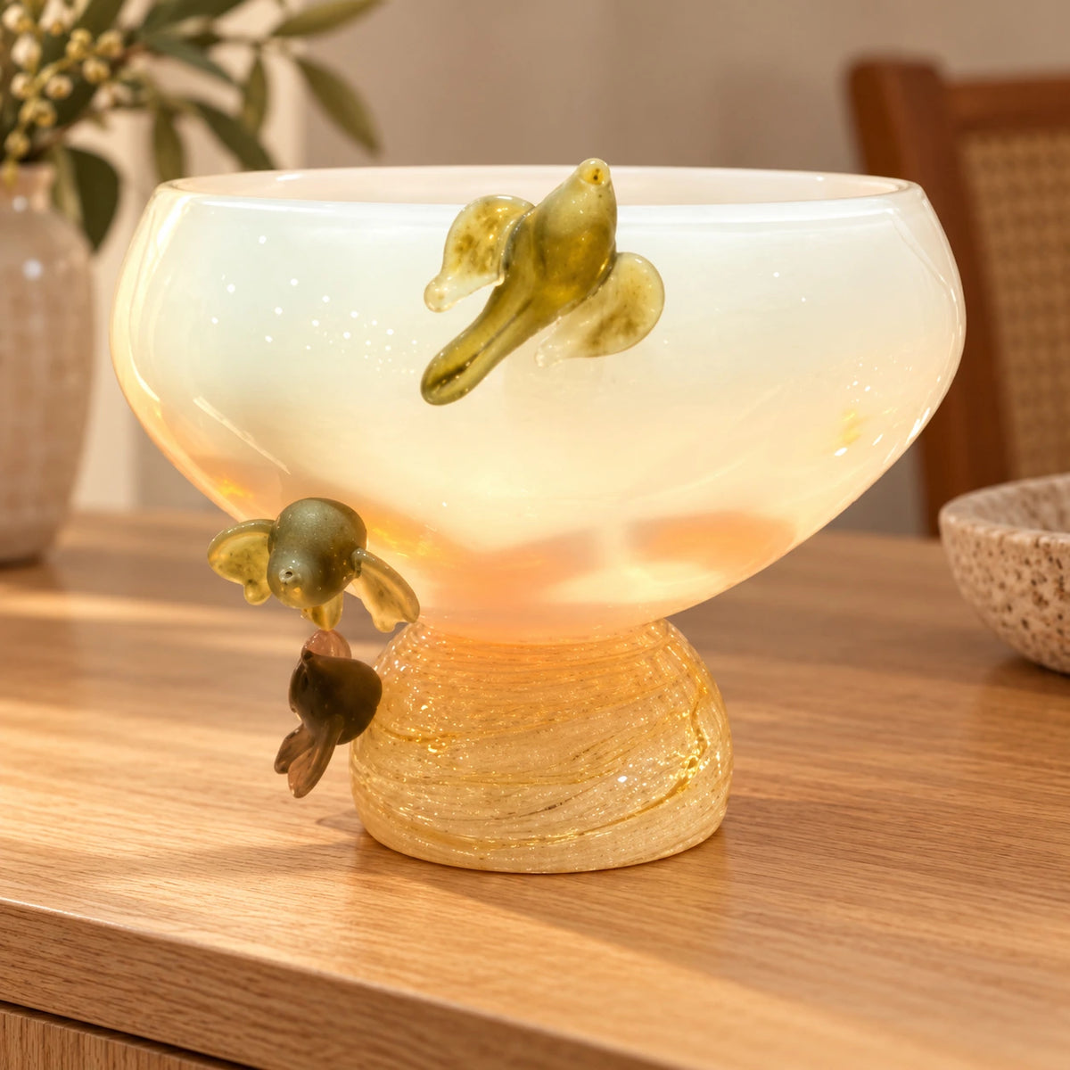 Bowl con pájaro en blanco y verde oliva – centro de mesa decorativo