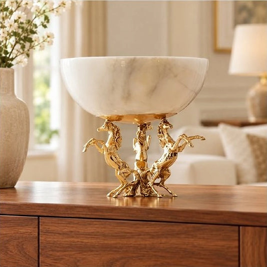 Bowl de mármol con 3 caballos en blanco y dorado – centro de mesa decorativo