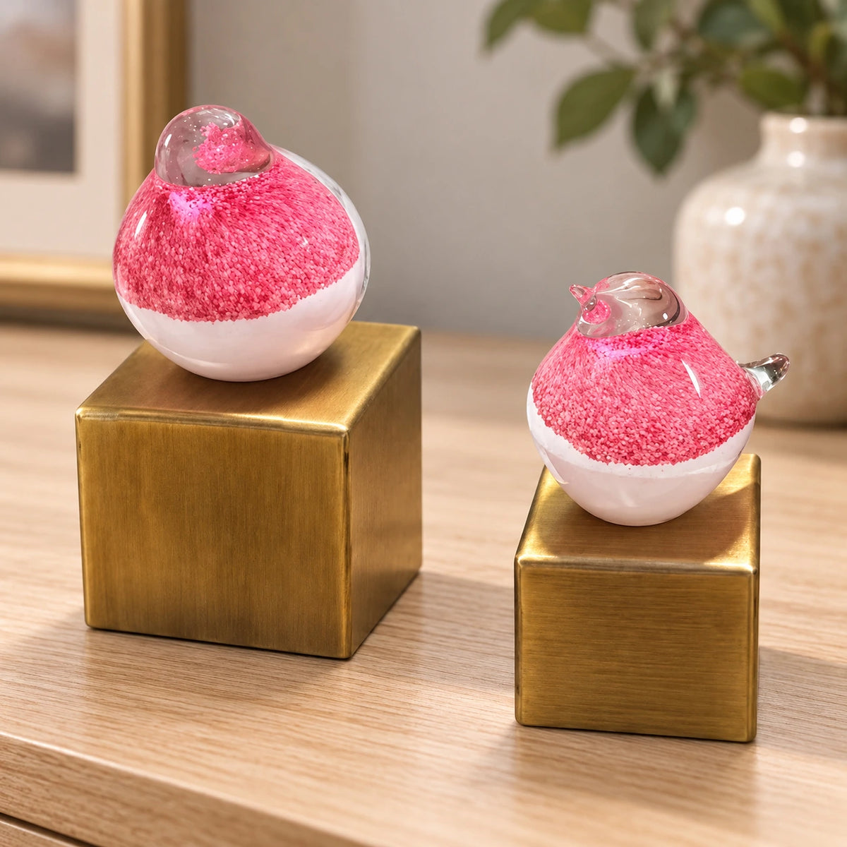 Juego de 2 pájaros de vidrio en blanco y rosa – adorno de vidrio soplado