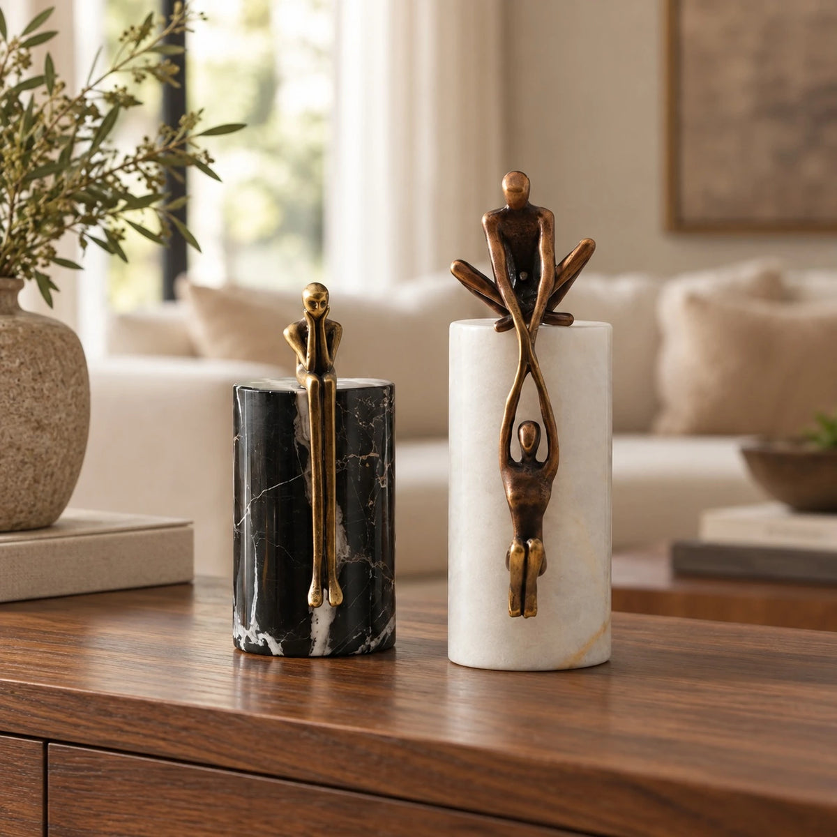 Pensador decorativo en negro y blanco envejecido – escultura decorativa